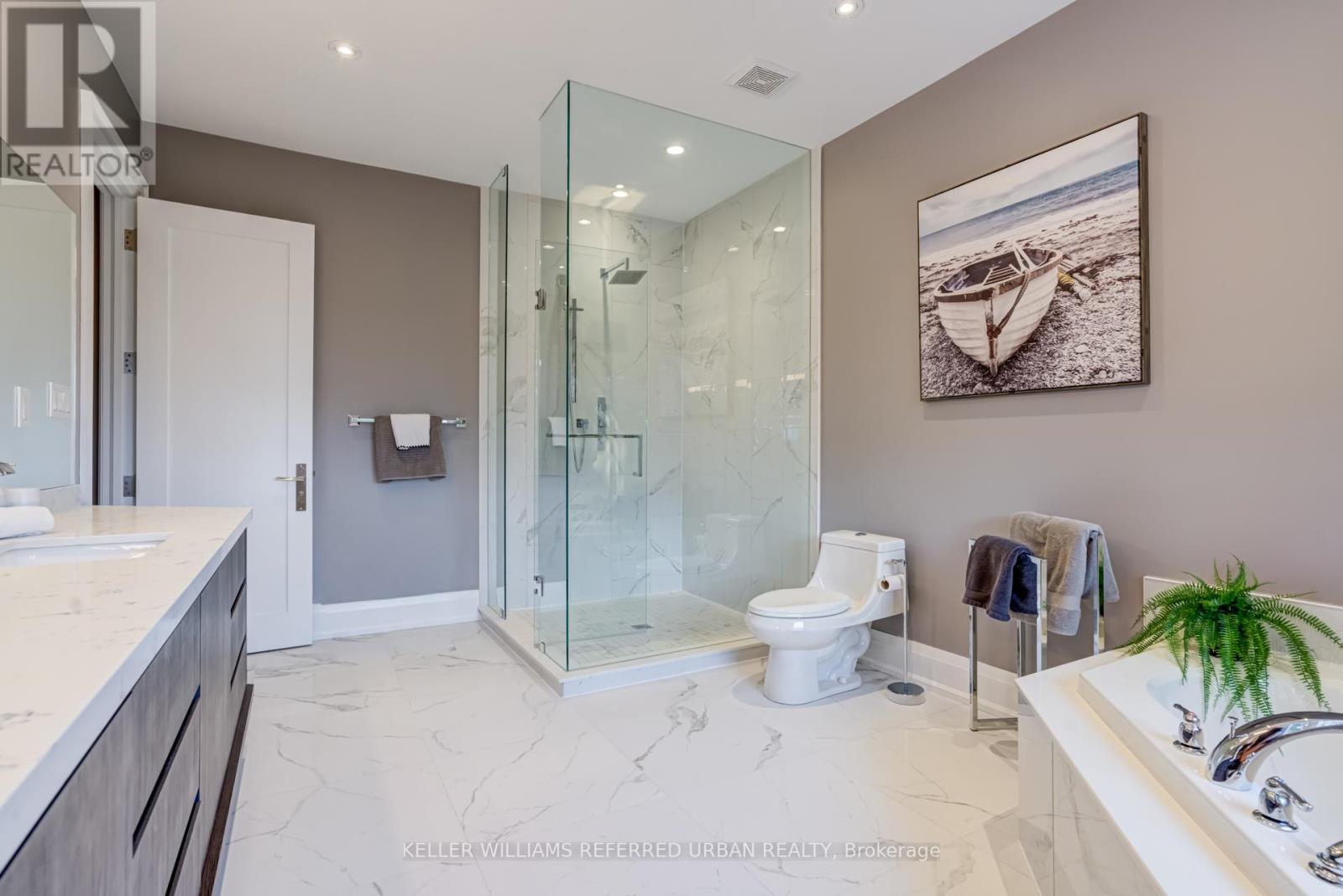 1376 Applewood Road, Mississauga, ON - Indoor Photo Showing Bathroom
