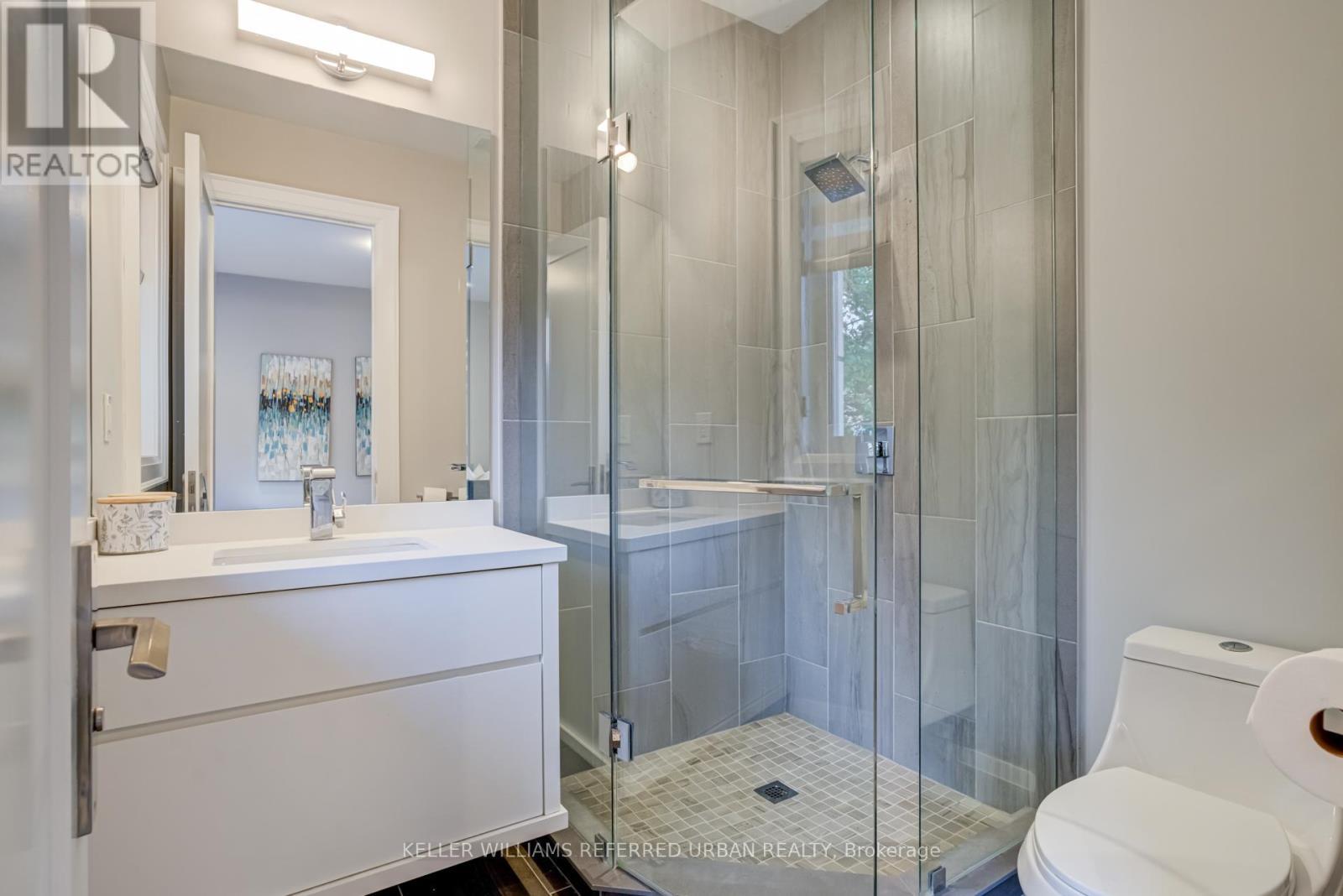 1376 Applewood Road, Mississauga, ON - Indoor Photo Showing Bathroom