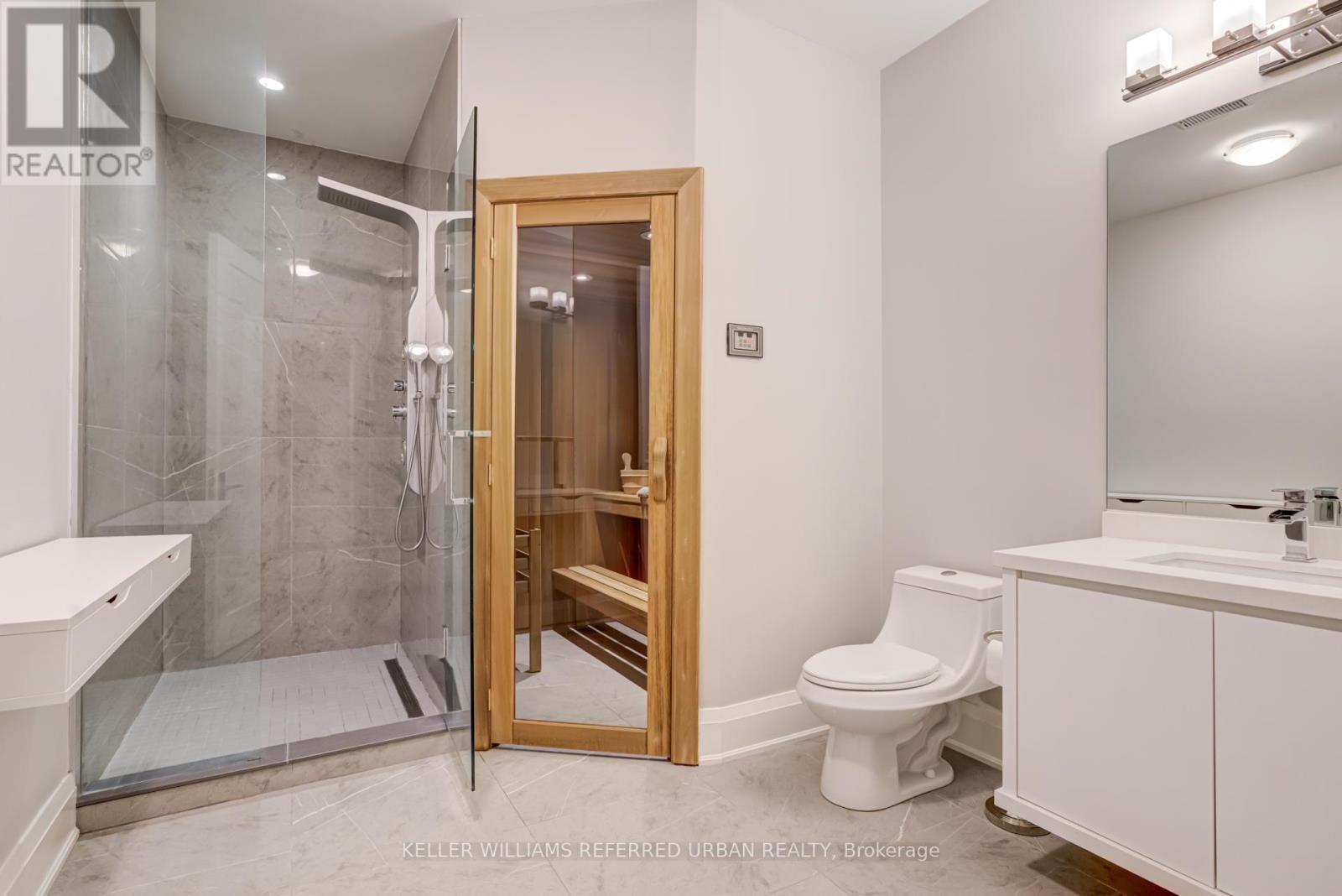 1376 Applewood Road, Mississauga, ON - Indoor Photo Showing Bathroom