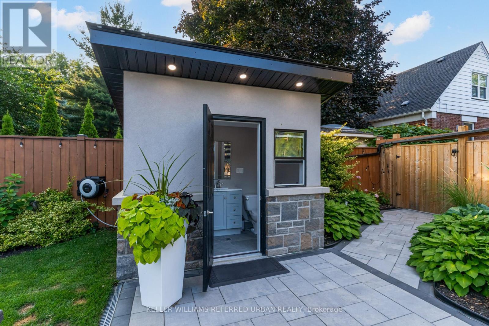 1376 Applewood Road, Mississauga, ON - Outdoor