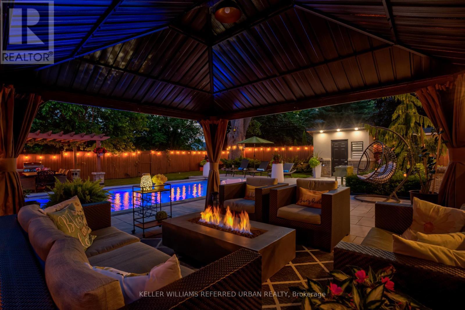 1376 Applewood Road, Mississauga, ON -