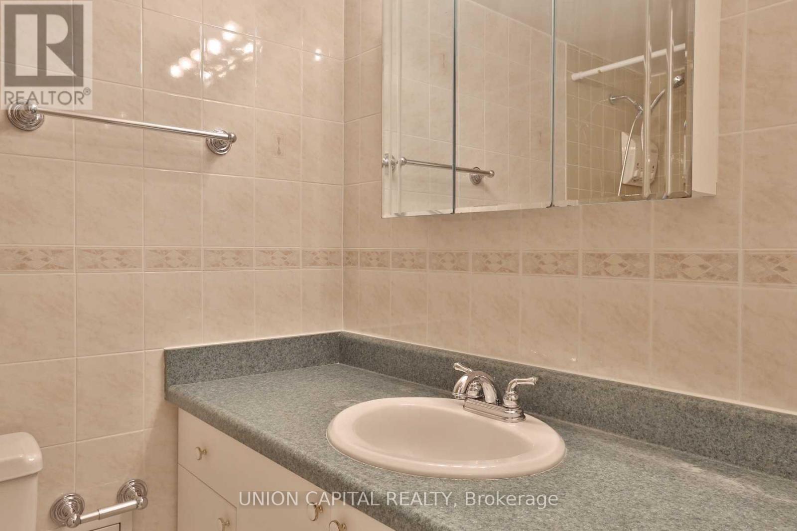 1701 - 55 Huntingdale Boulevard, Toronto, ON - Indoor Photo Showing Bathroom