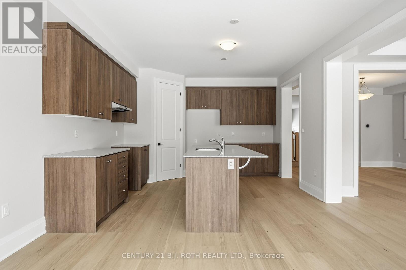 395 Reid Drive, Barrie, ON - Indoor Photo Showing Kitchen