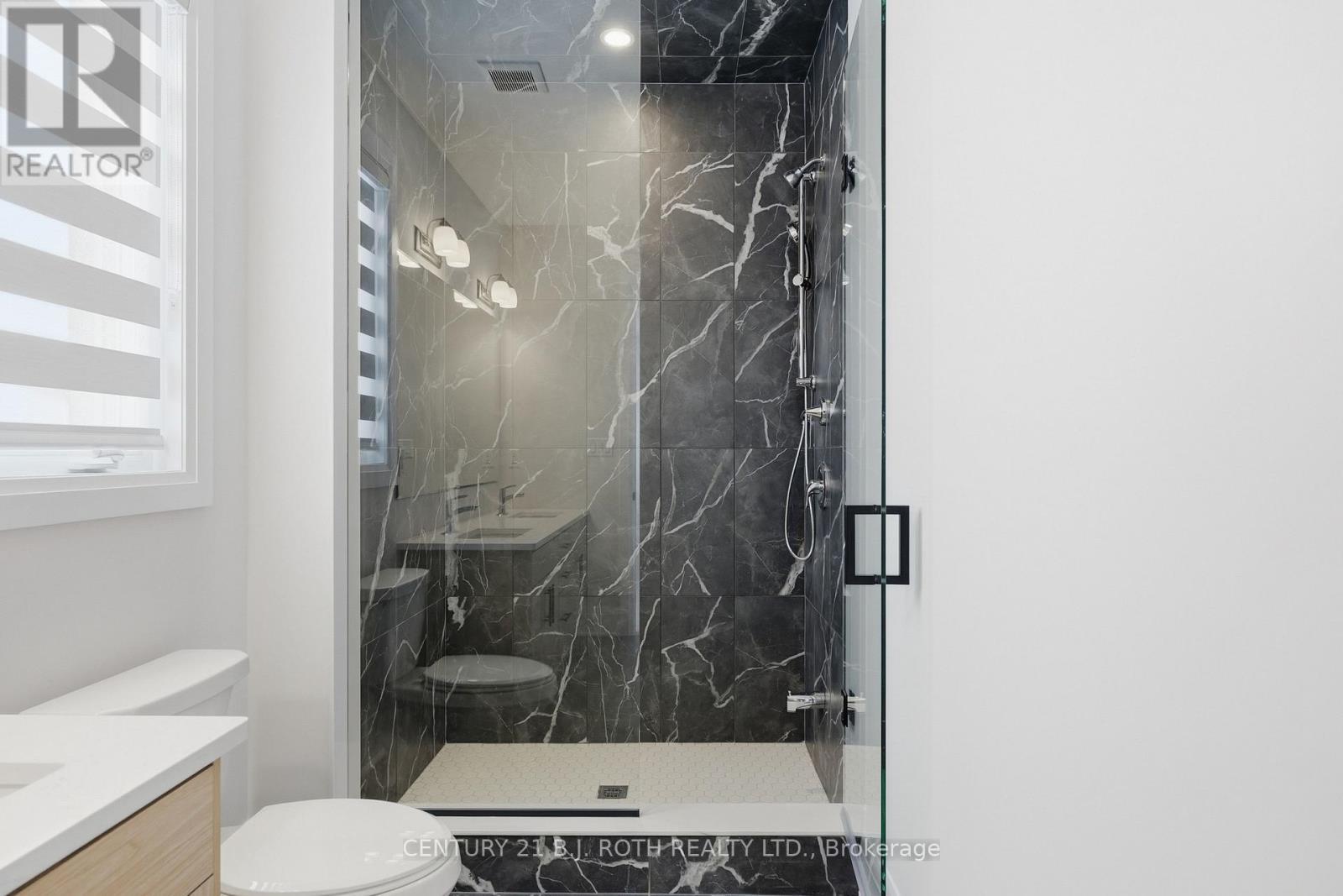 395 Reid Drive, Barrie, ON - Indoor Photo Showing Bathroom