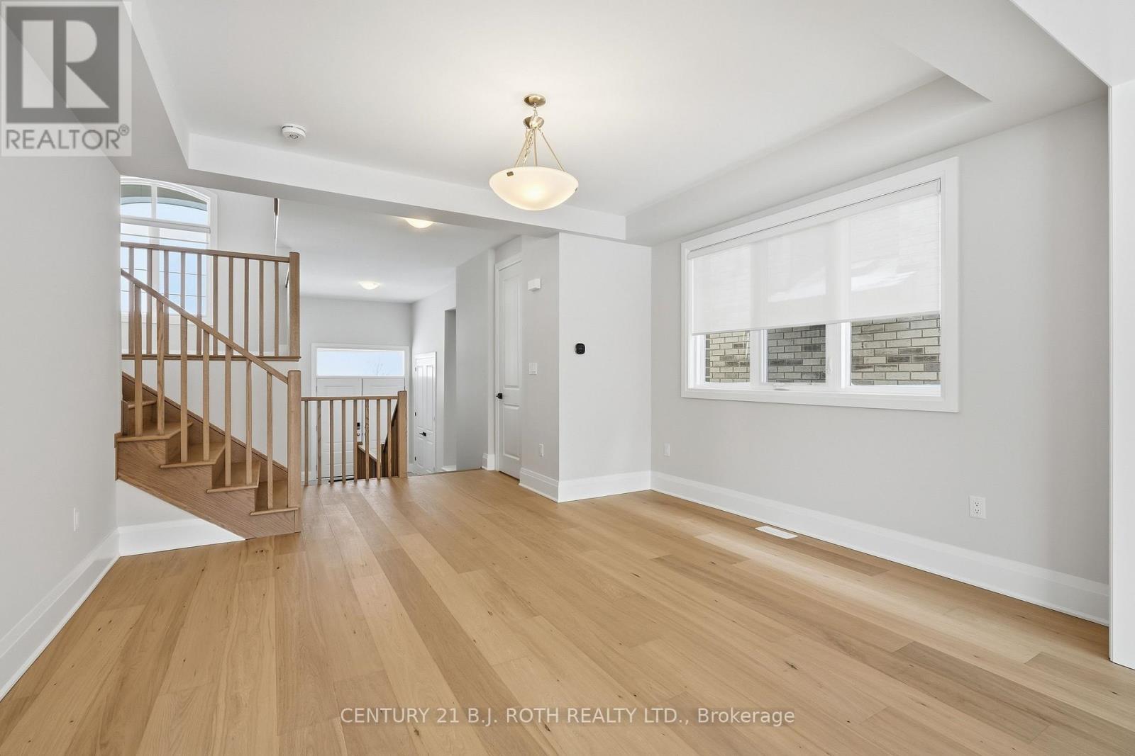 395 Reid Drive, Barrie, ON - Indoor Photo Showing Other Room