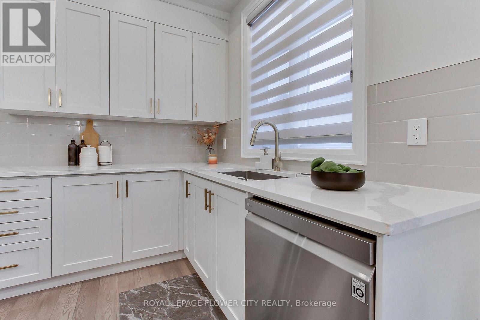 3379 Post Road, Oakville, ON - Indoor Photo Showing Kitchen