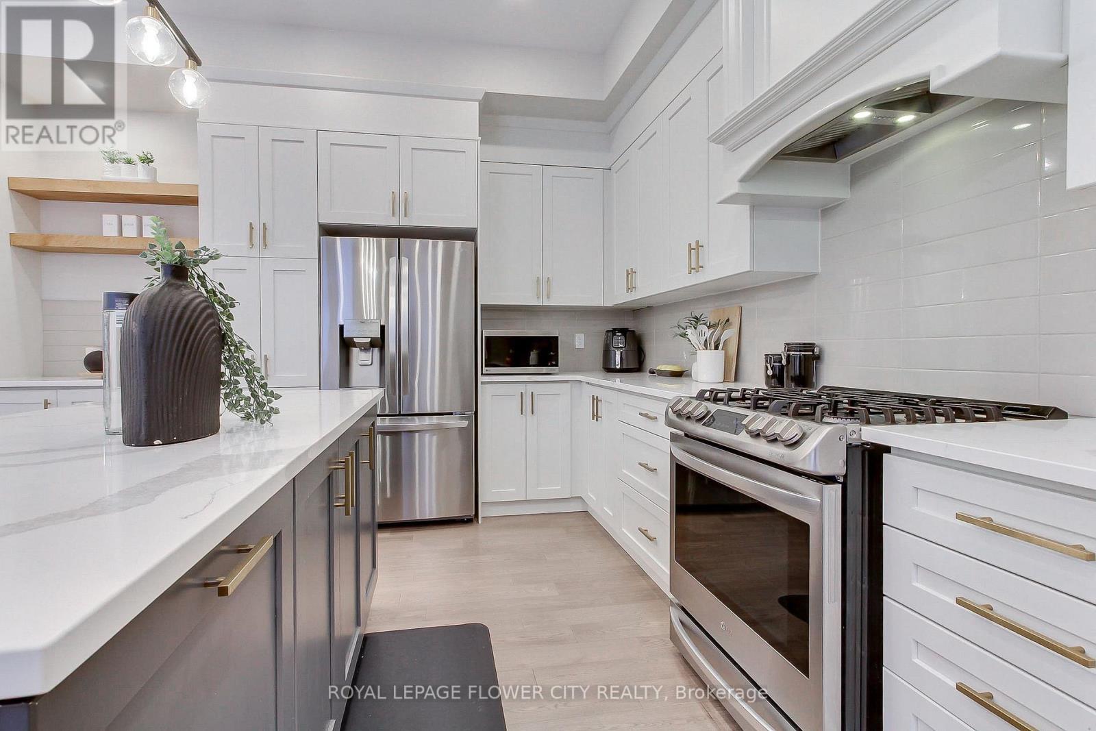 3379 Post Road, Oakville, ON - Indoor Photo Showing Kitchen With Upgraded Kitchen