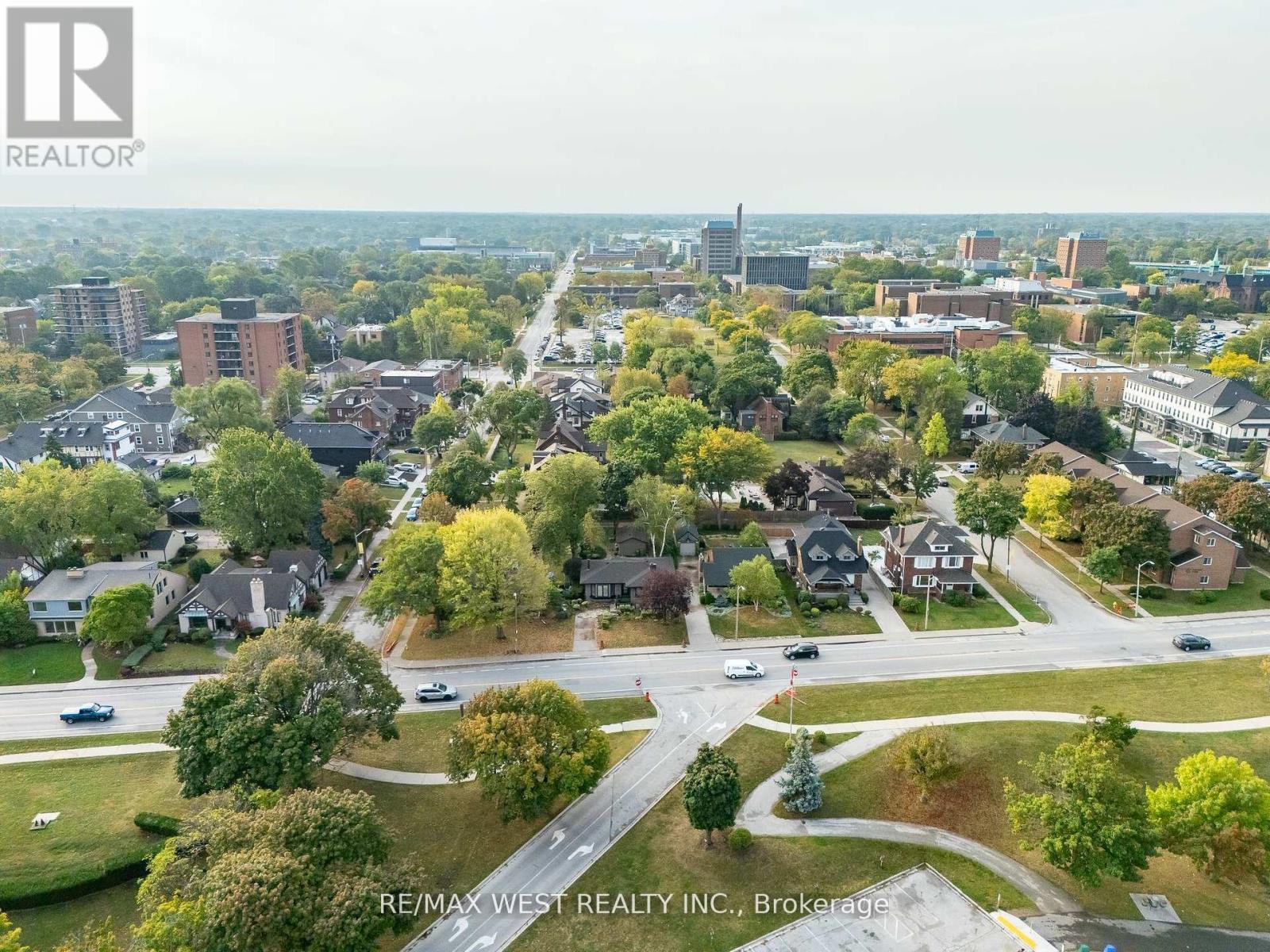 2437 Riverside Drive W, Windsor, ON - Outdoor With View