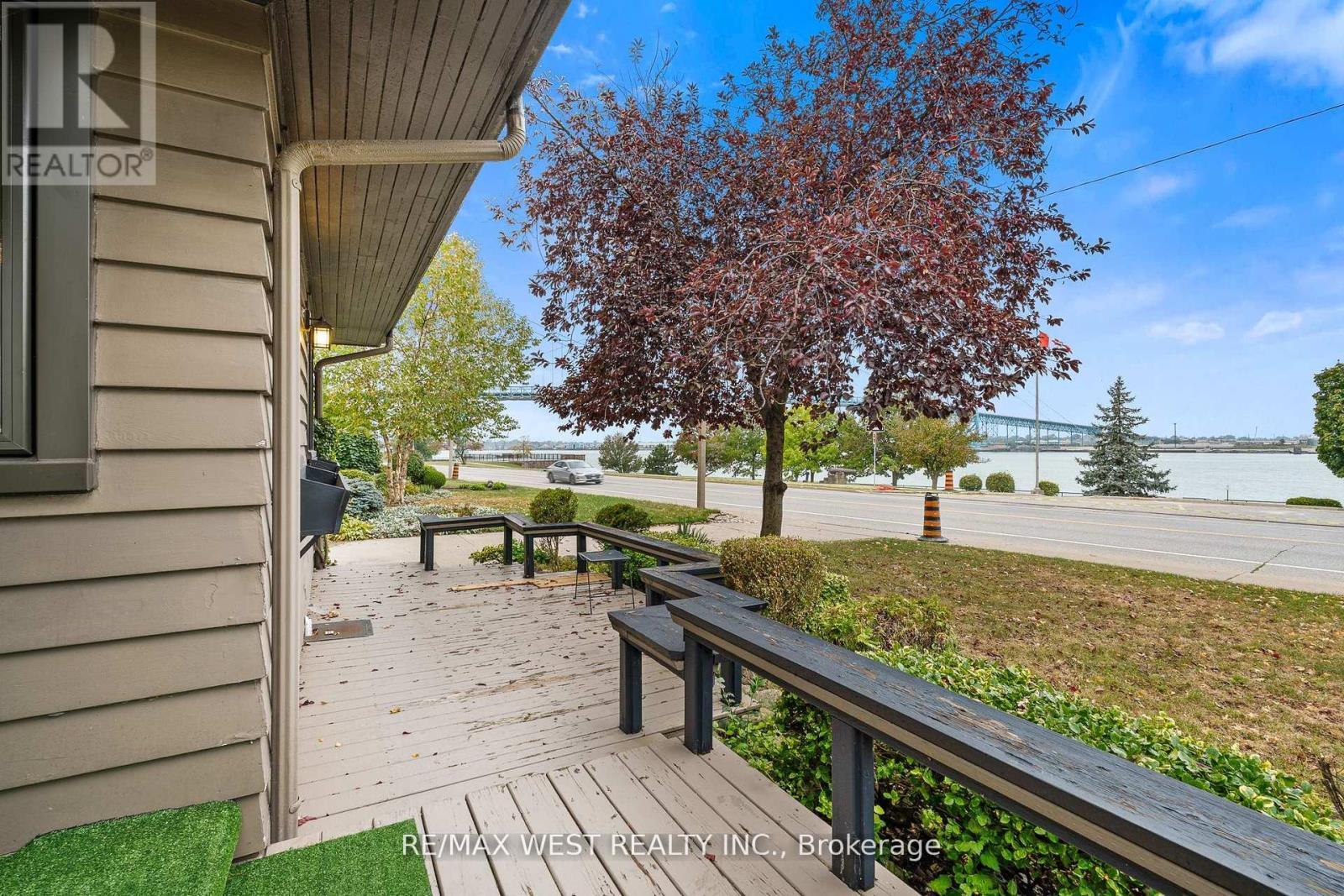 2437 Riverside Drive W, Windsor, ON - Outdoor