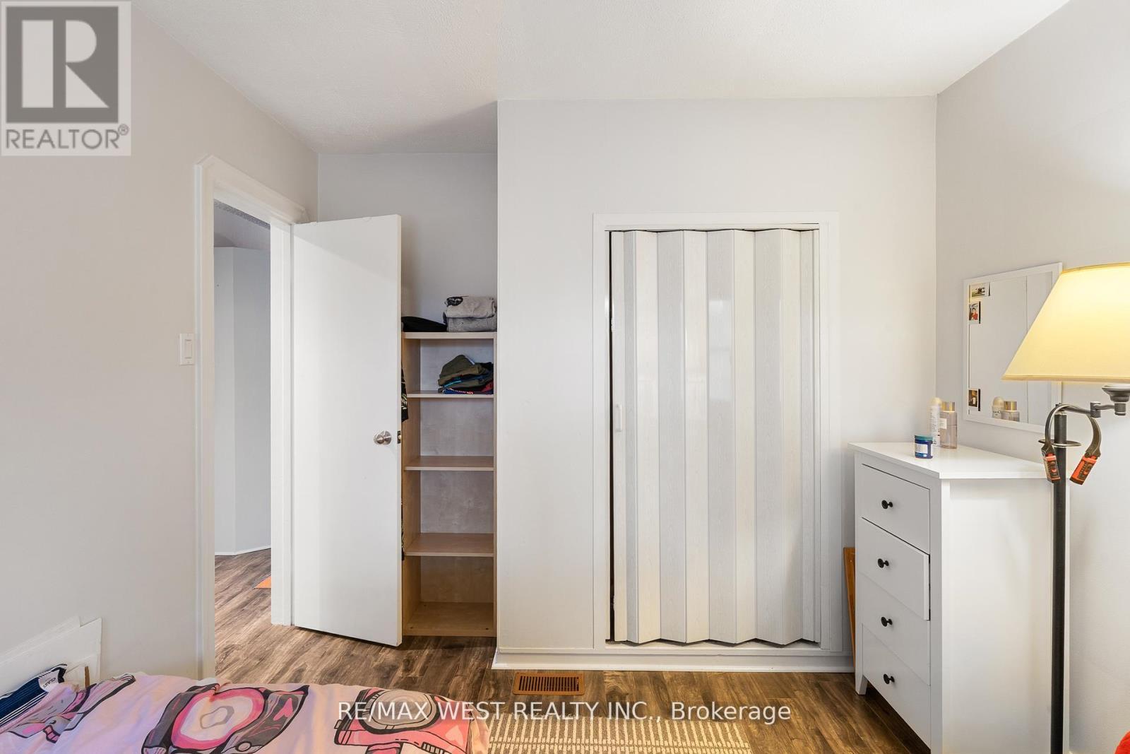 2437 Riverside Drive W, Windsor, ON - Indoor