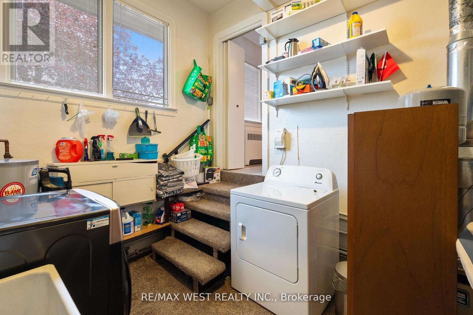 2437 Riverside Drive W, Windsor, ON - Indoor Photo Showing Laundry Room