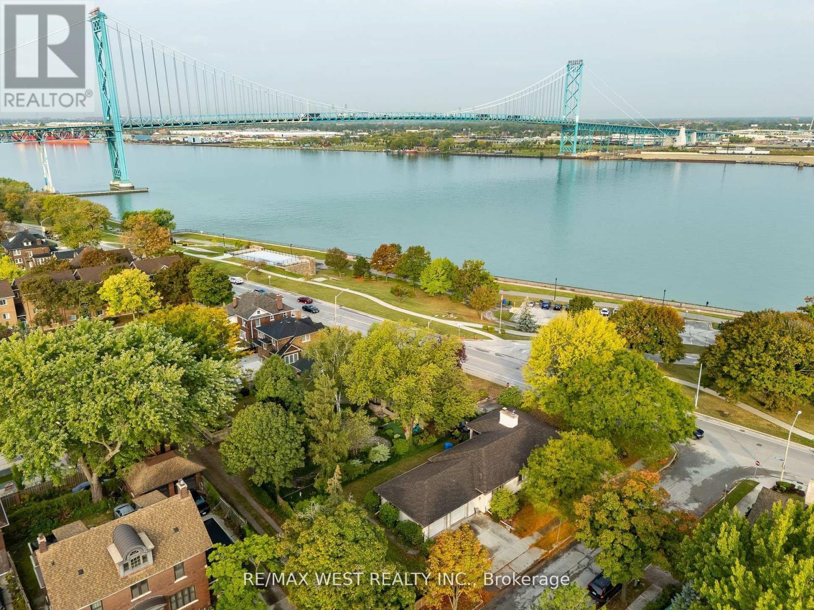 2437 Riverside Drive W, Windsor, ON - Outdoor With Body Of Water With View