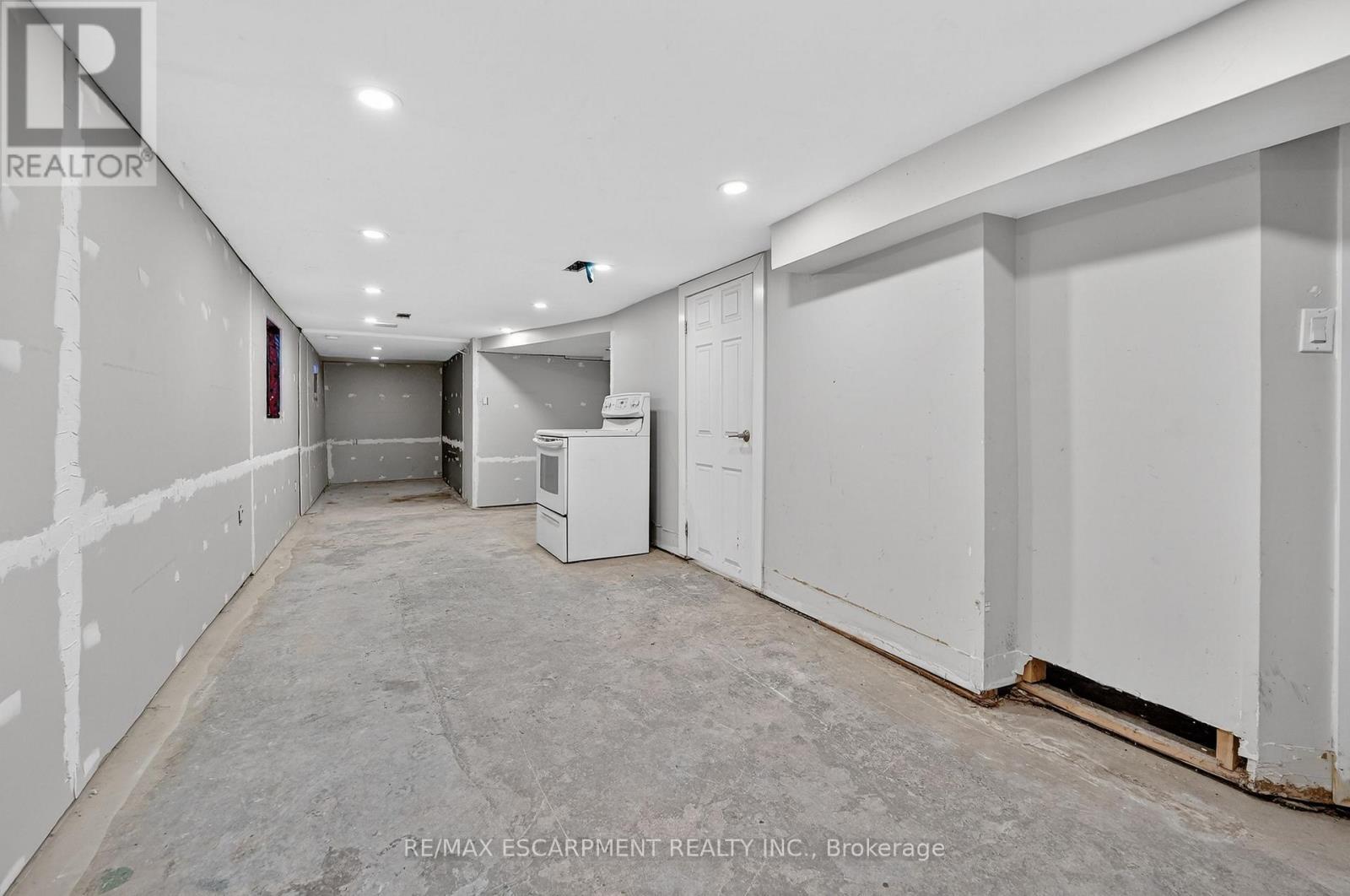 49 Allan Avenue, Hamilton, ON - Indoor