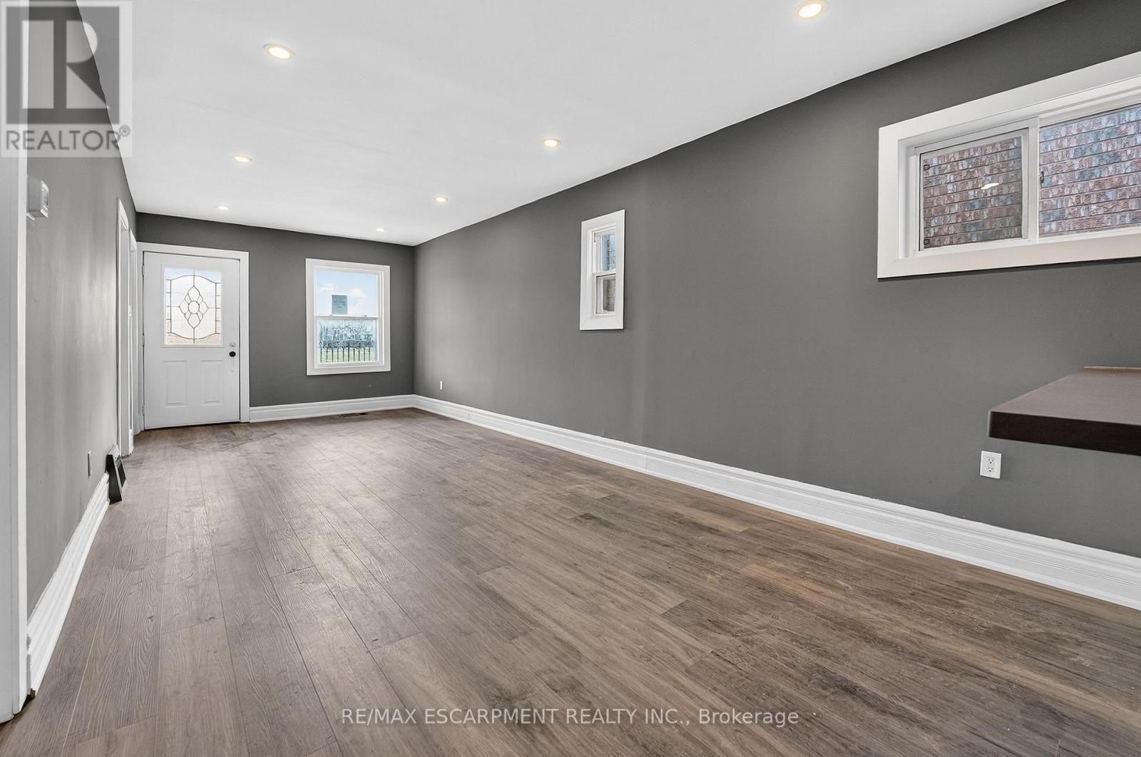 49 Allan Avenue, Hamilton, ON - Indoor Photo Showing Other Room