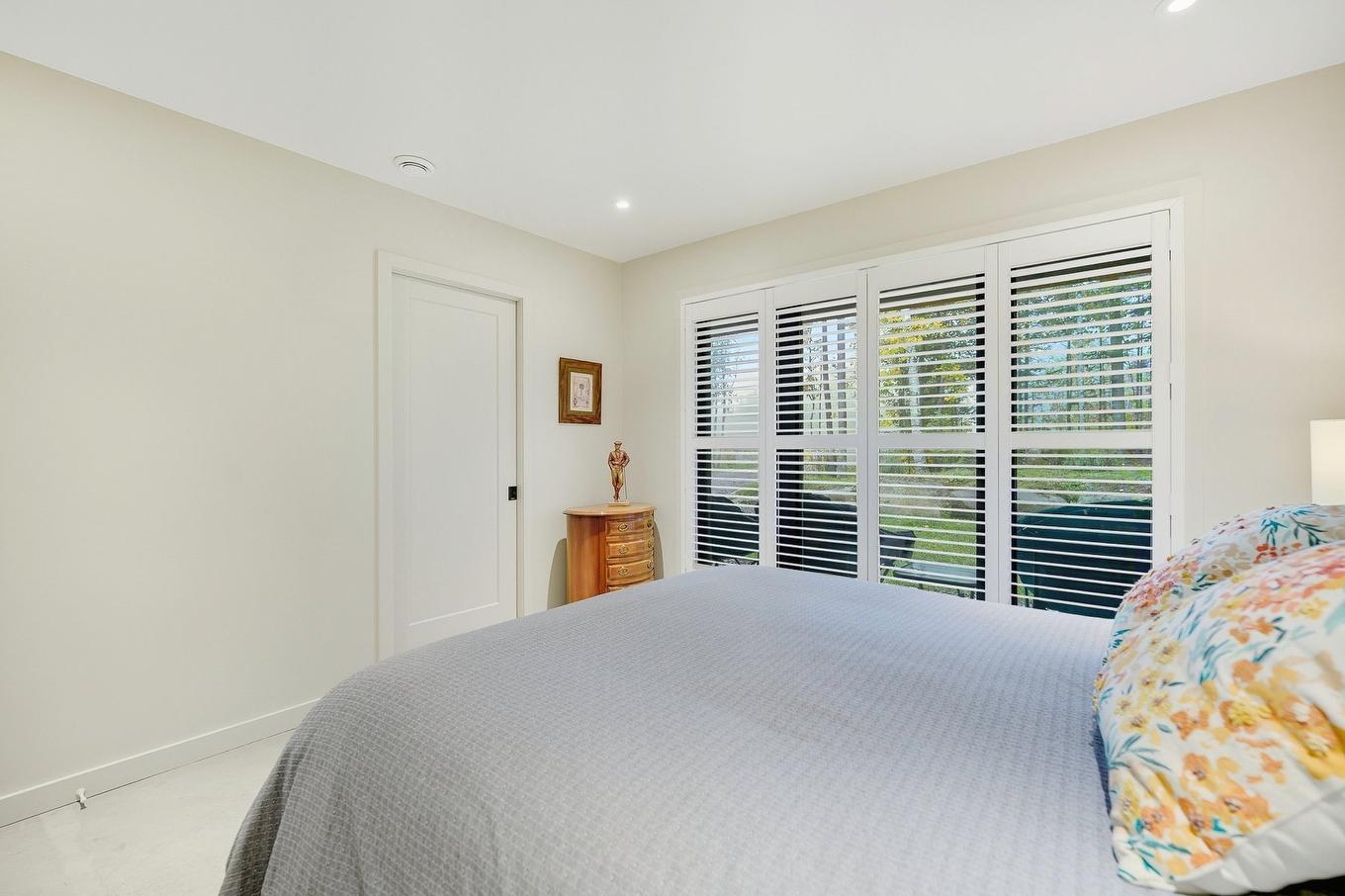 Chambre à coucher principale - 2207 Ch. Du Golf, Sainte-Lucie-Des-Laurentides, QC - Indoor Photo Showing Bedroom