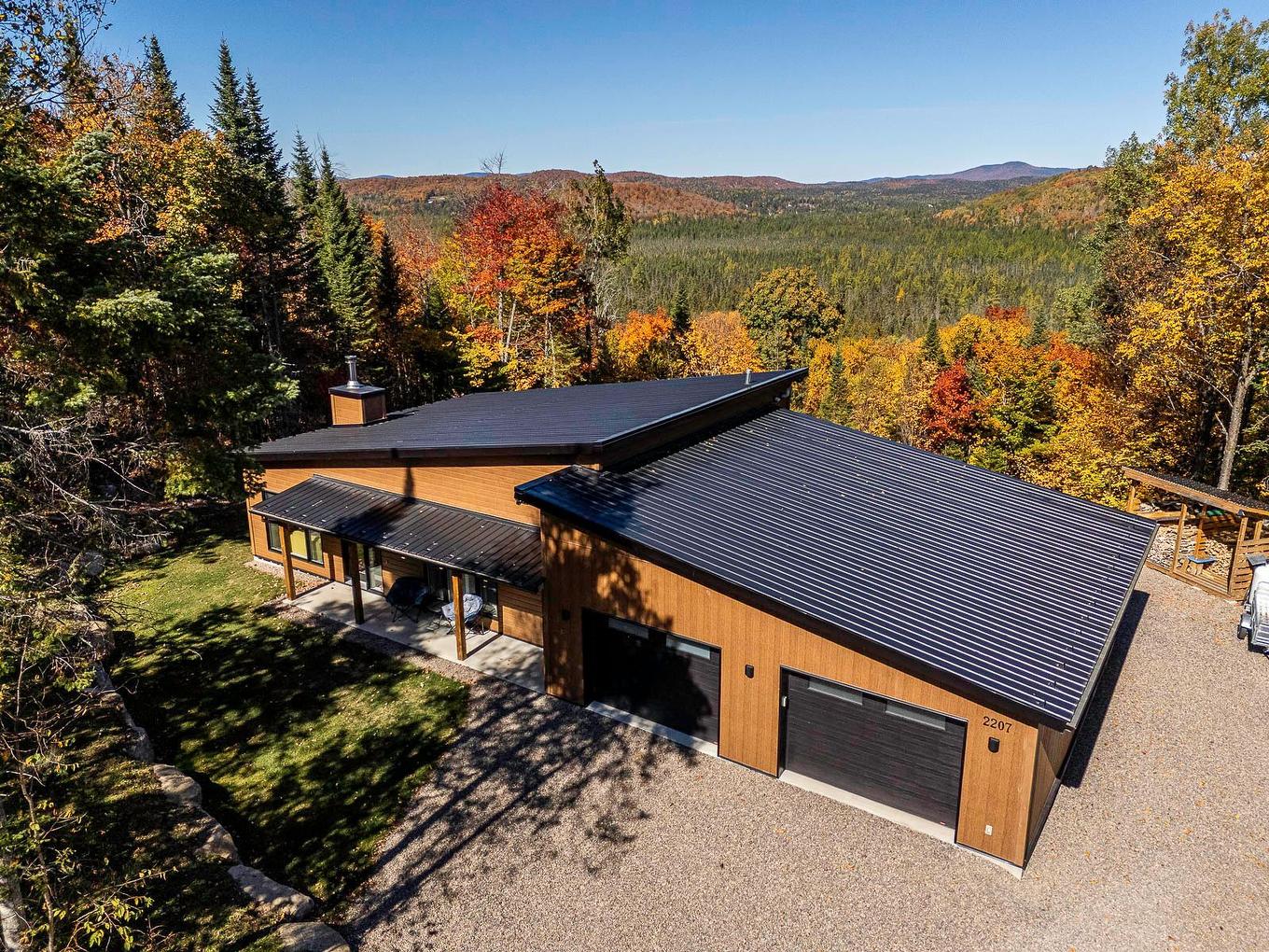 Photo aérienne - 2207 Ch. Du Golf, Sainte-Lucie-Des-Laurentides, QC - Outdoor