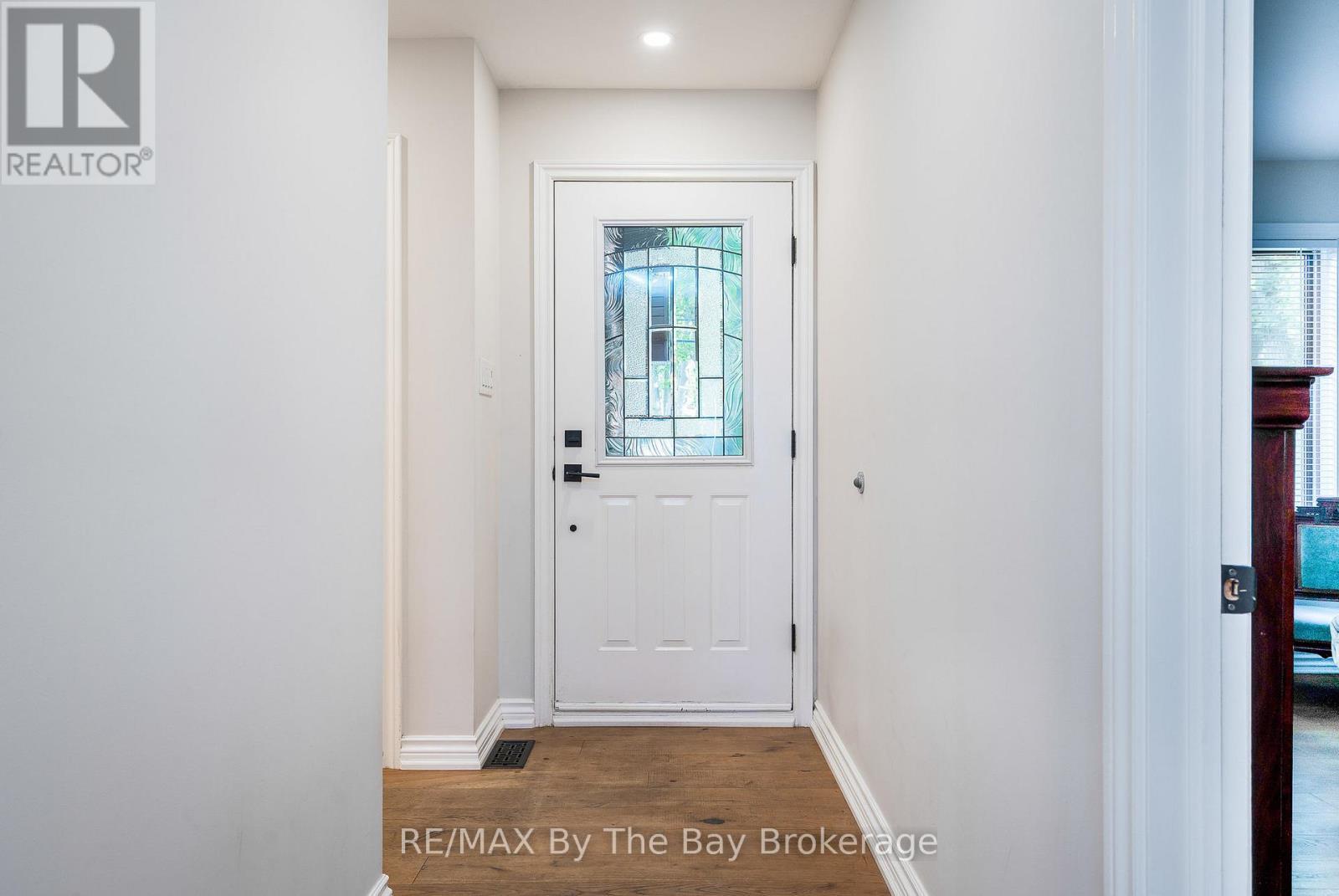 38 Willow Drive, Tiny, ON - Indoor Photo Showing Other Room