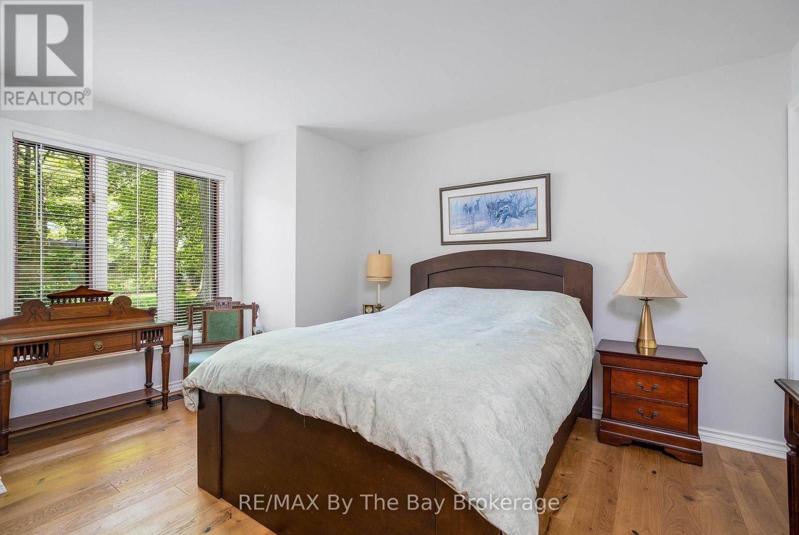 38 Willow Drive, Tiny, ON - Indoor Photo Showing Bedroom