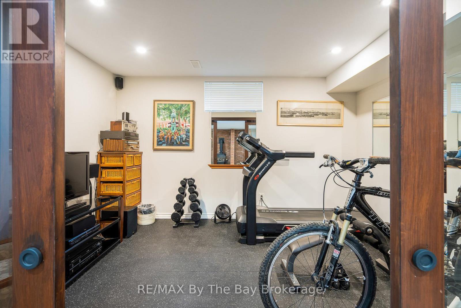 38 Willow Drive, Tiny, ON - Indoor Photo Showing Gym Room