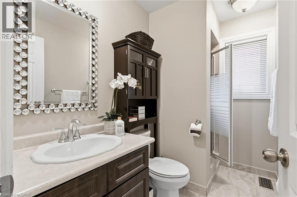 117 Miller Drive, Ancaster, ON - Indoor Photo Showing Bathroom