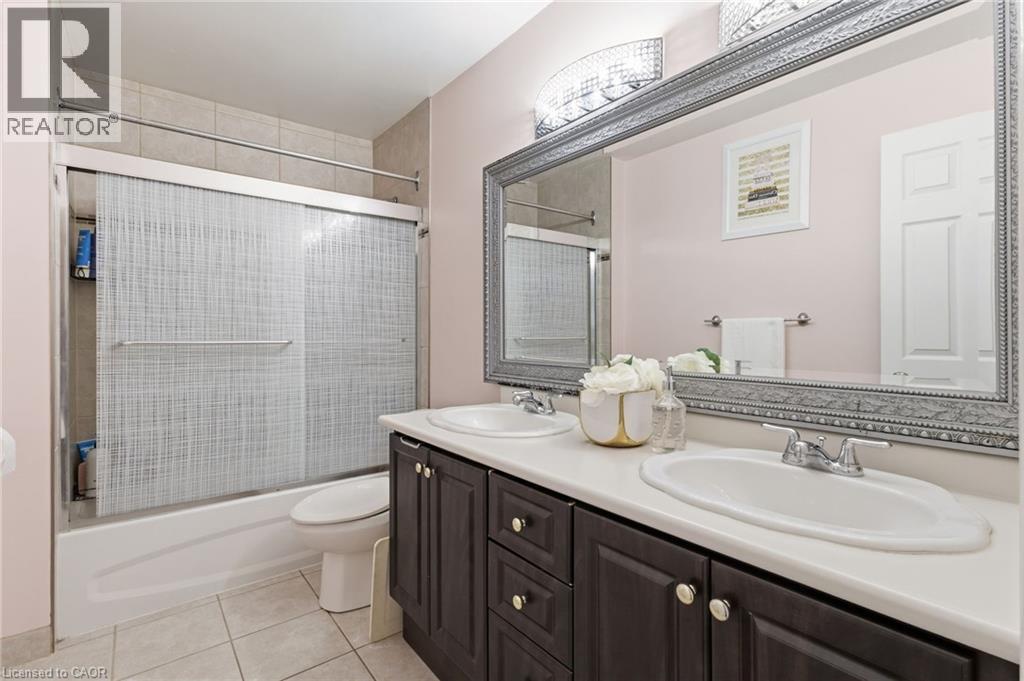 117 Miller Drive, Ancaster, ON - Indoor Photo Showing Bathroom