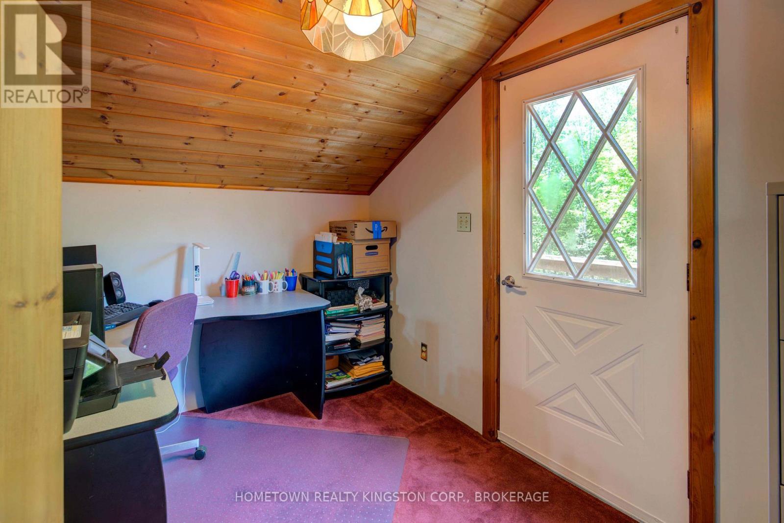 199 Kelly'S Road, Rideau Lakes, ON - Indoor Photo Showing Other Room