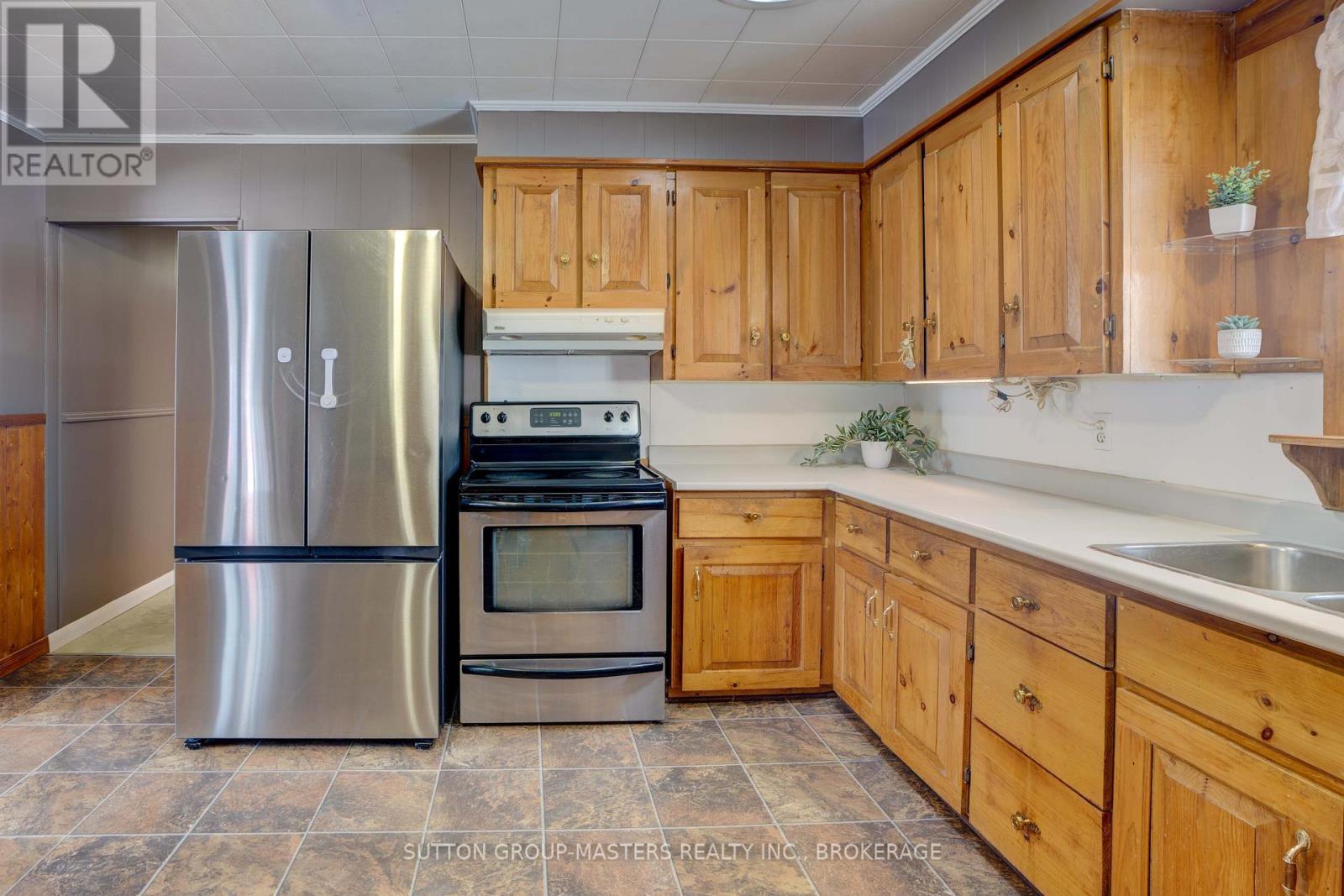 3248 Highway 32 Highway, Leeds And The Thousand Islands, ON - Indoor Photo Showing Kitchen