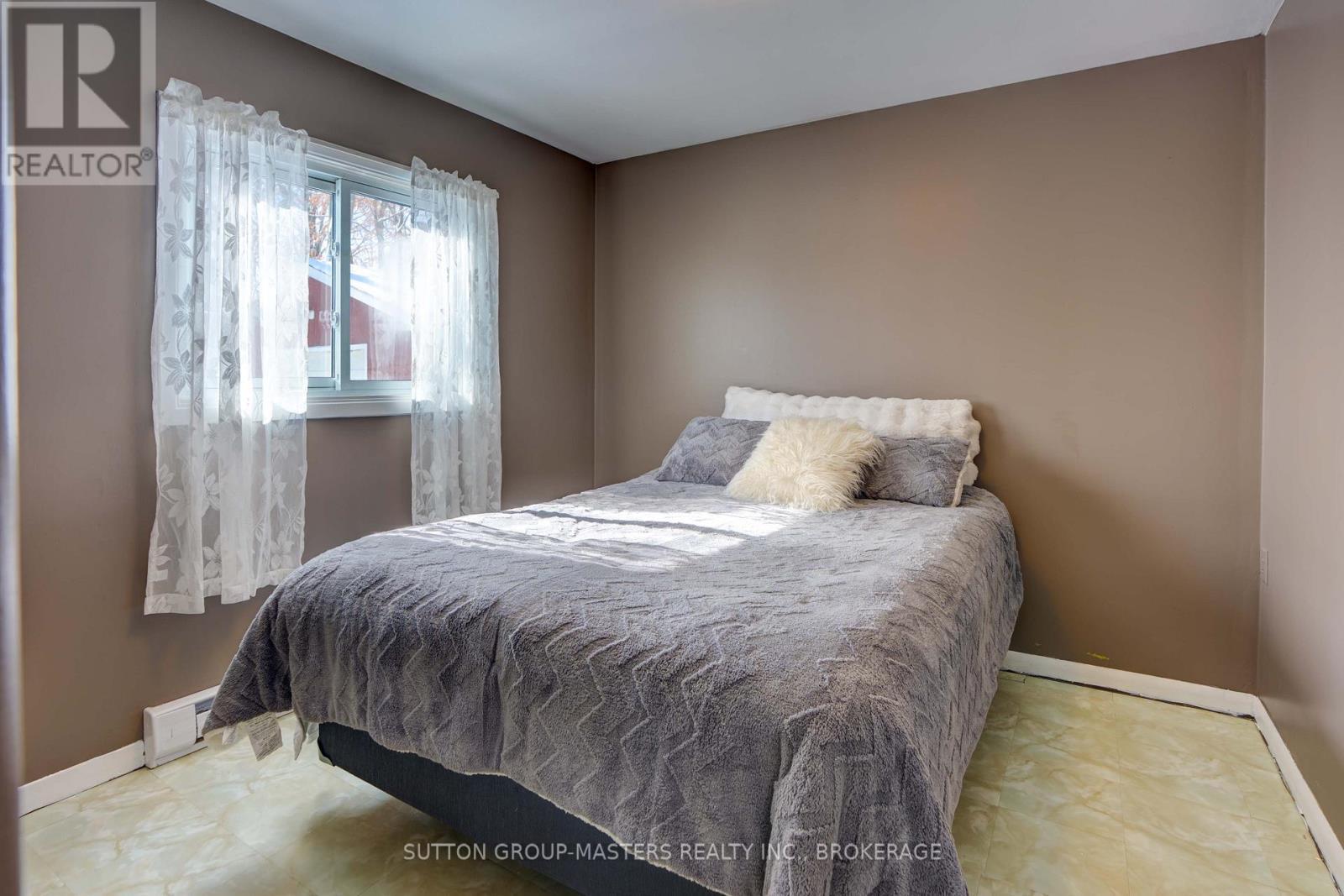 3248 Highway 32 Highway, Leeds And The Thousand Islands, ON - Indoor Photo Showing Bedroom