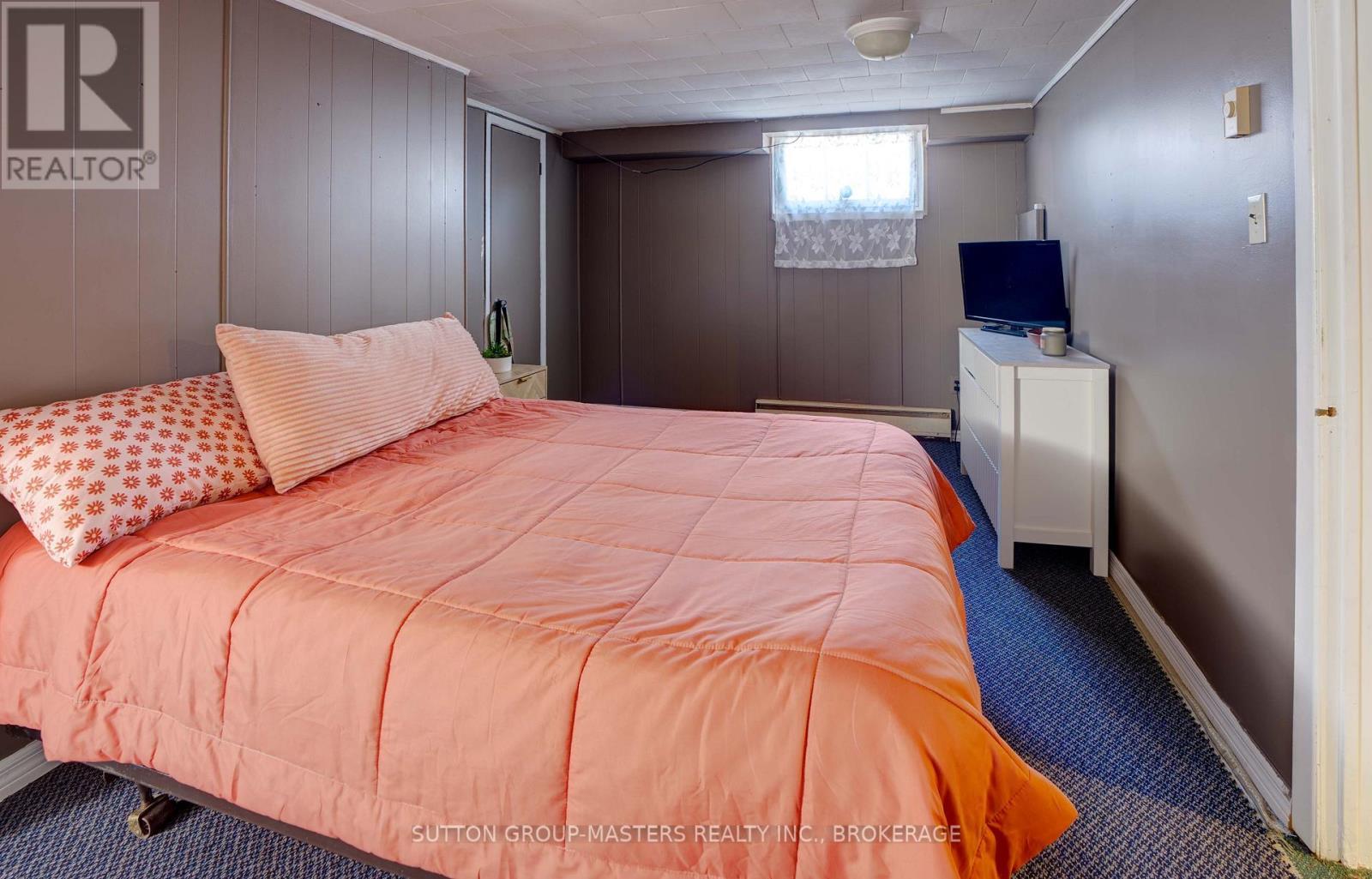 3248 Highway 32 Highway, Leeds And The Thousand Islands, ON - Indoor Photo Showing Bedroom