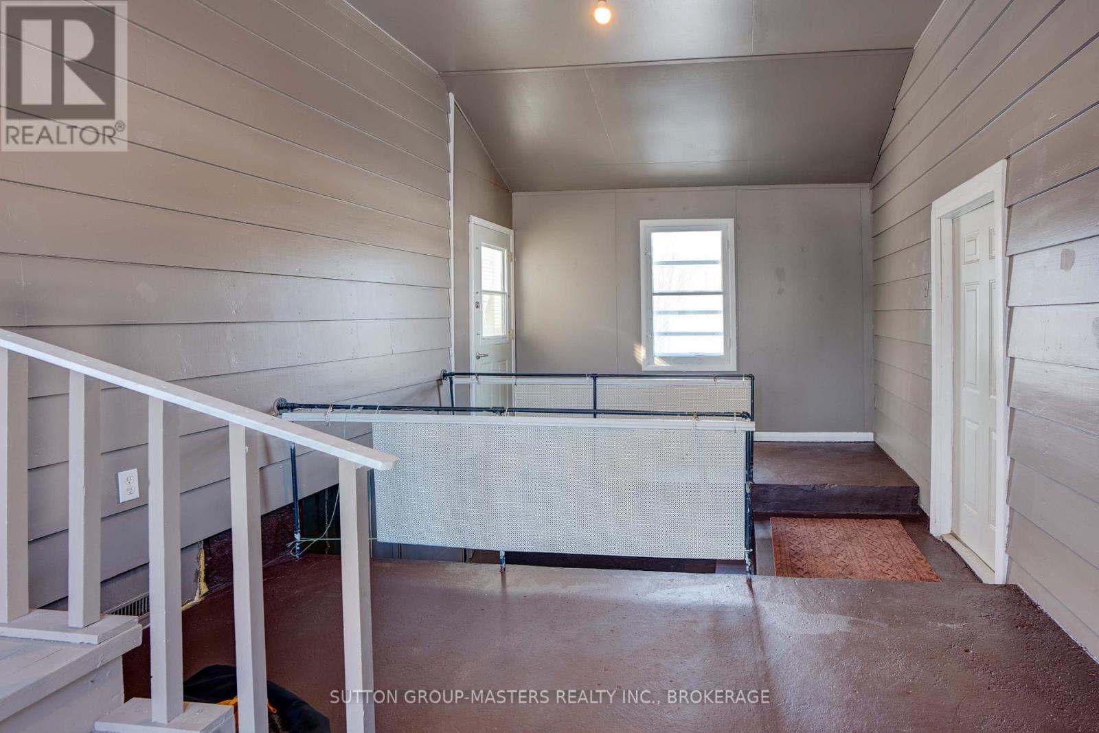 3248 Highway 32 Highway, Leeds And The Thousand Islands, ON - Indoor Photo Showing Other Room