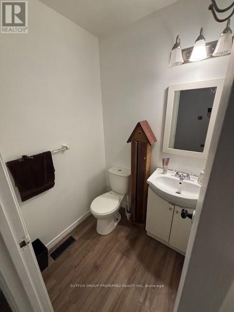 77 - 595 Third Street, London East (East H), ON - Indoor Photo Showing Bathroom