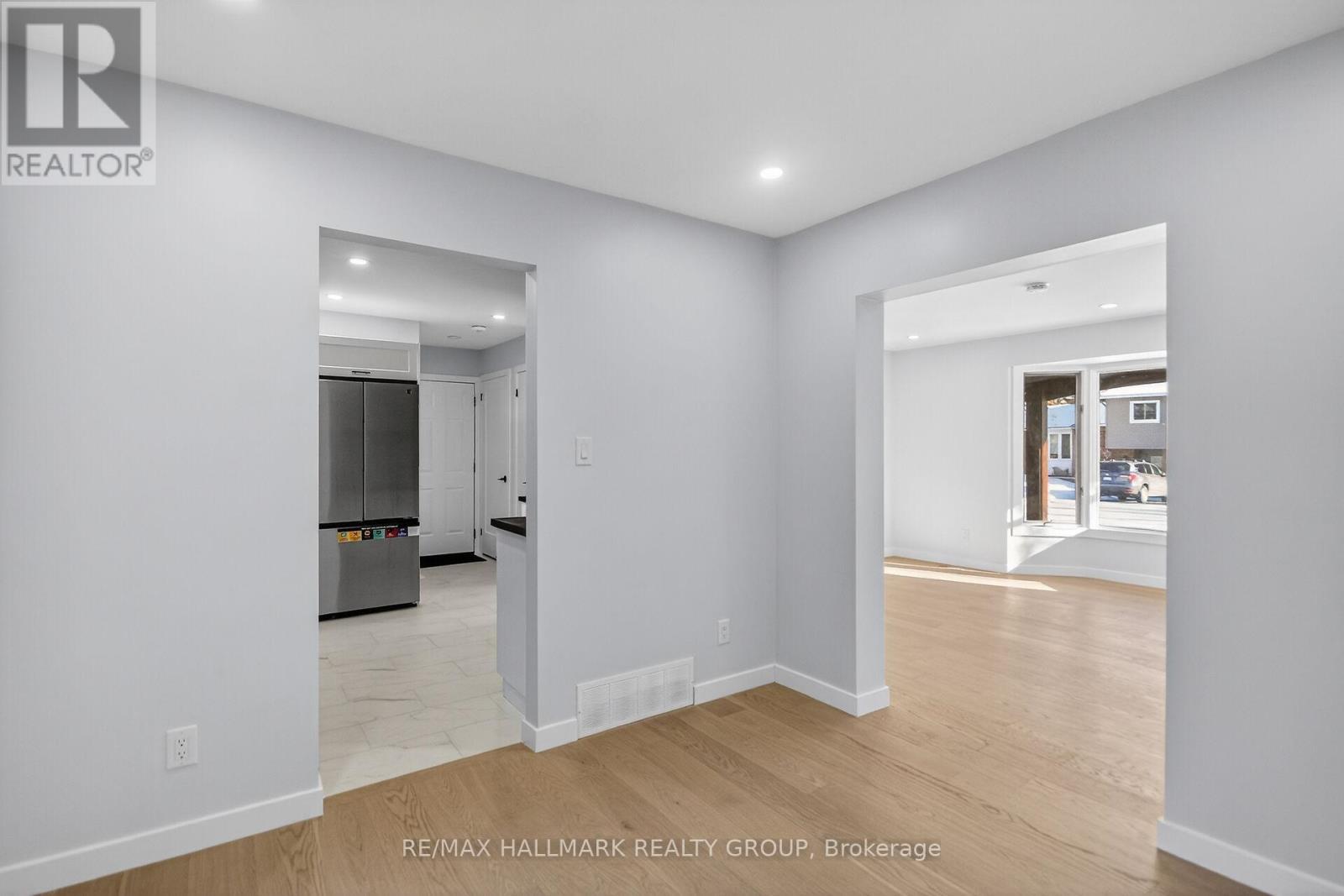 15 Scharf Lane, Ottawa, ON - Indoor Photo Showing Other Room