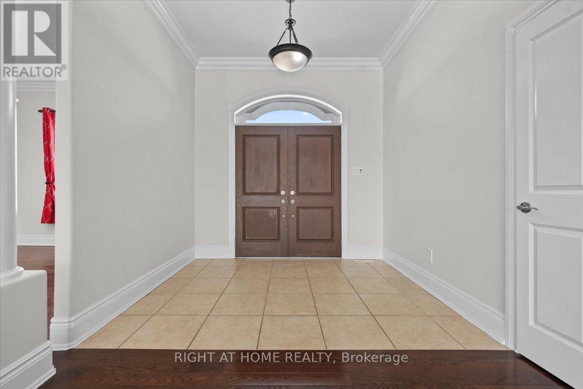 6833 Suncrest Drive, Ottawa, ON - Indoor Photo Showing Other Room