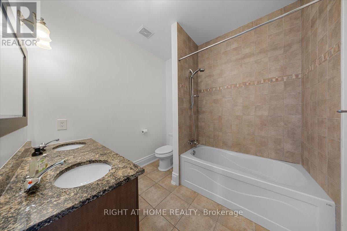 6833 Suncrest Drive, Ottawa, ON - Indoor Photo Showing Bathroom