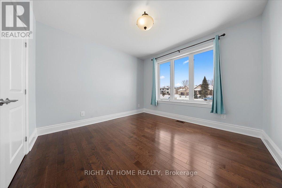 6833 Suncrest Drive, Ottawa, ON - Indoor Photo Showing Other Room