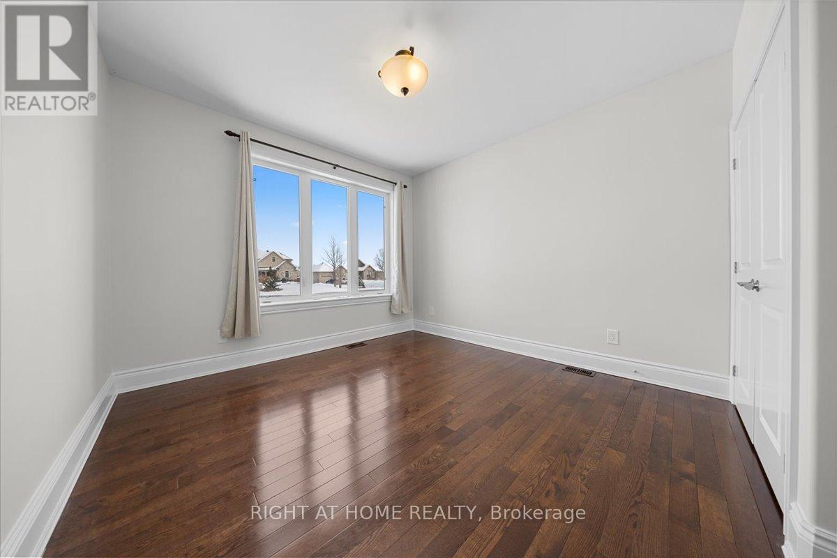 6833 Suncrest Drive, Ottawa, ON - Indoor Photo Showing Other Room