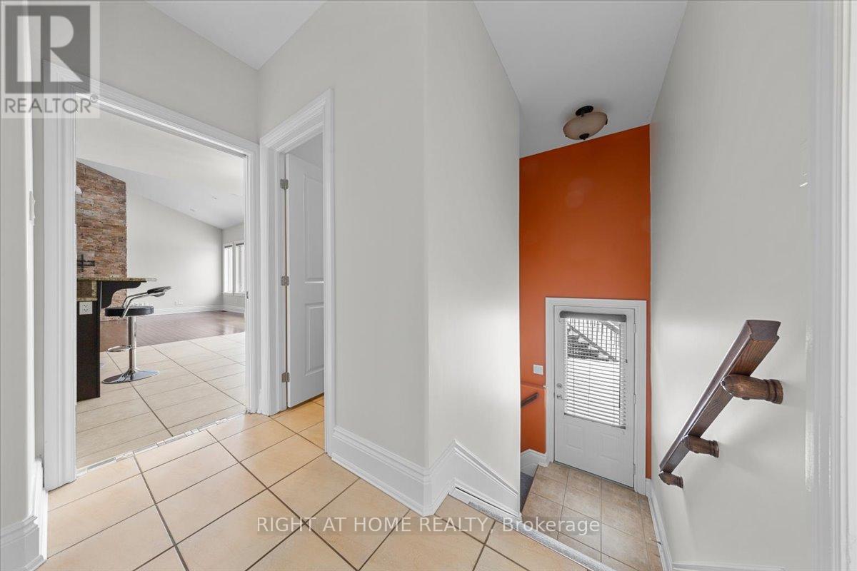 6833 Suncrest Drive, Ottawa, ON - Indoor Photo Showing Other Room