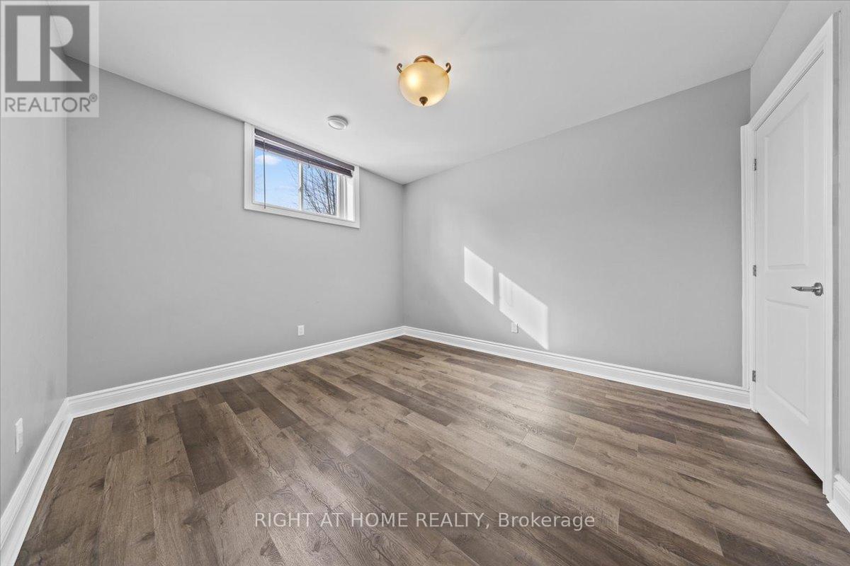 6833 Suncrest Drive, Ottawa, ON - Indoor Photo Showing Other Room