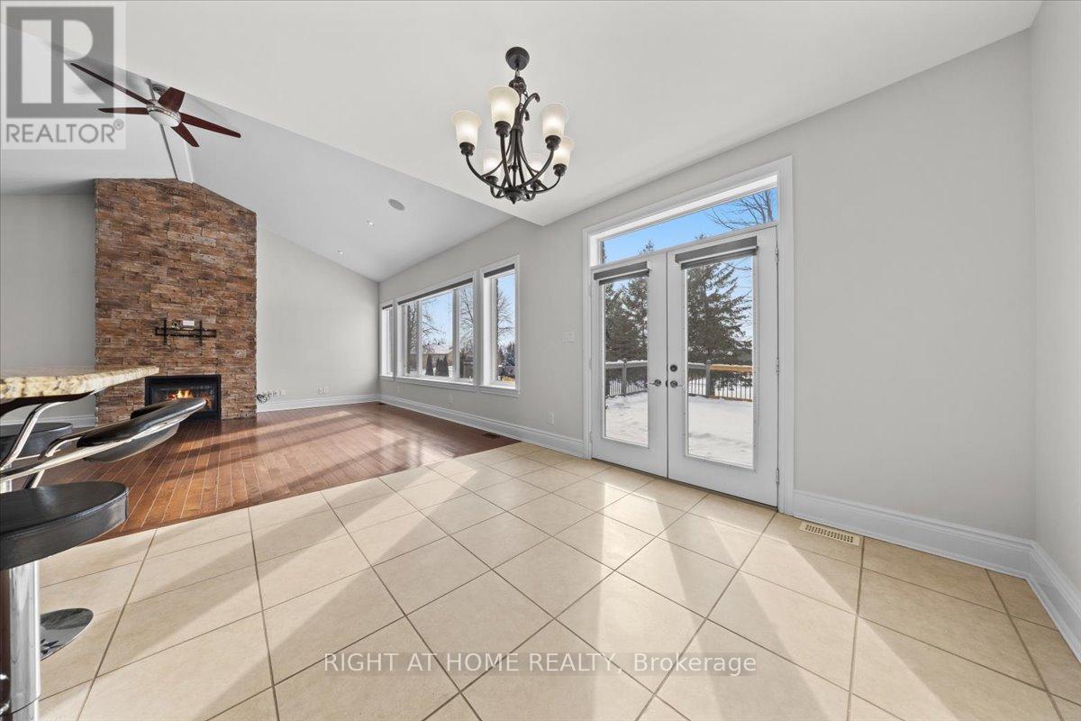 6833 Suncrest Drive, Ottawa, ON - Indoor Photo Showing Other Room