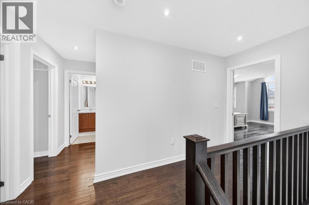 9 Starling Drive, Hamilton, ON - Indoor Photo Showing Other Room