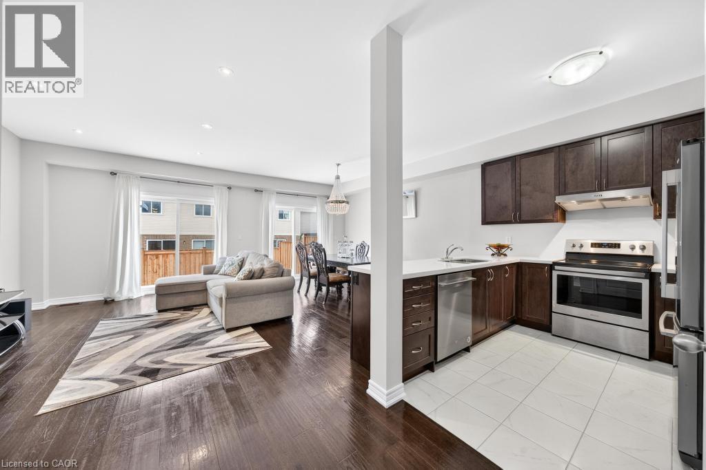 9 Starling Drive, Hamilton, ON - Indoor Photo Showing Kitchen With Stainless Steel Kitchen
