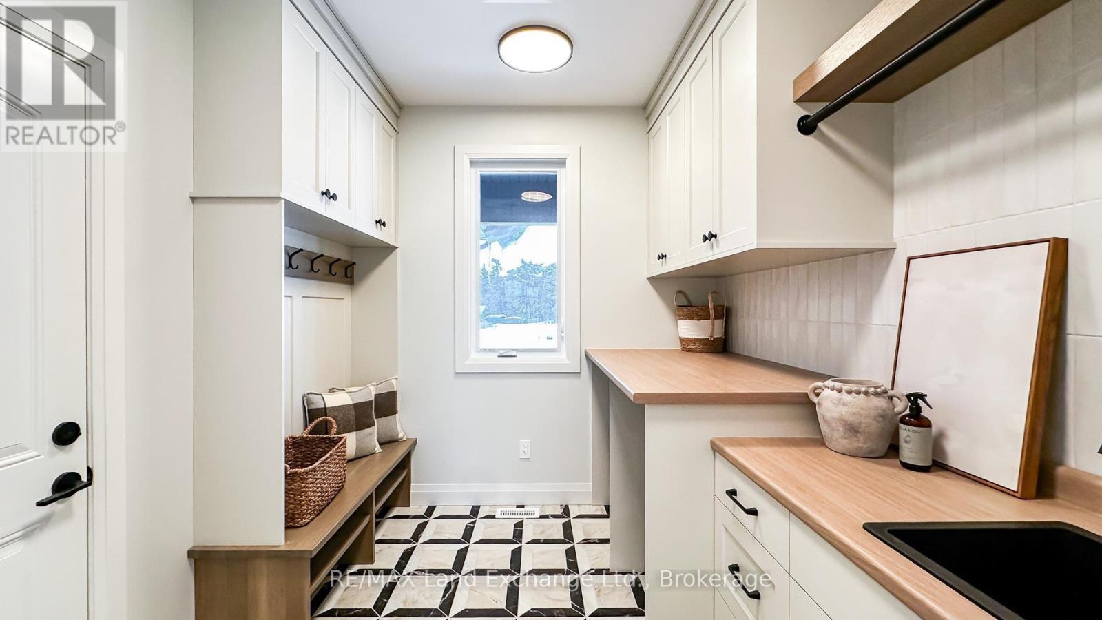 920 Bogdanovic Way, Huron-Kinloss, ON - Indoor Photo Showing Kitchen
