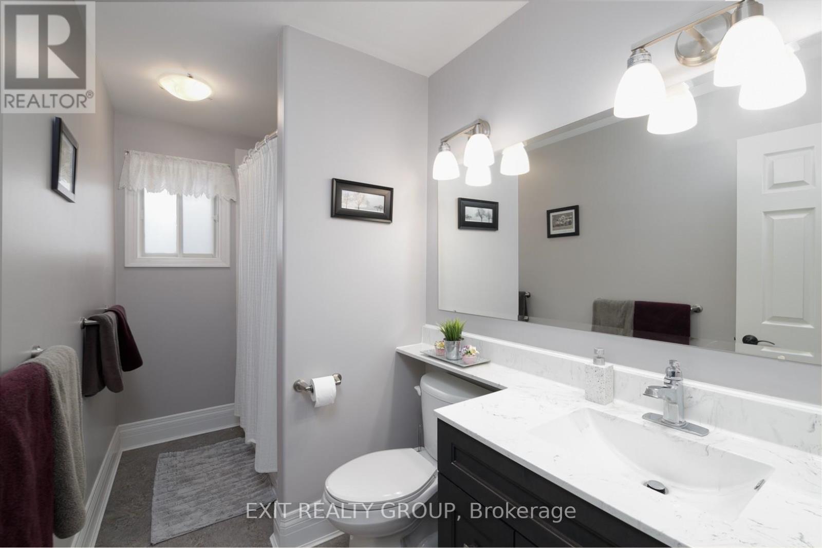 18 Tanner Drive, Stirling-Rawdon (Stirling Ward), ON - Indoor Photo Showing Bathroom