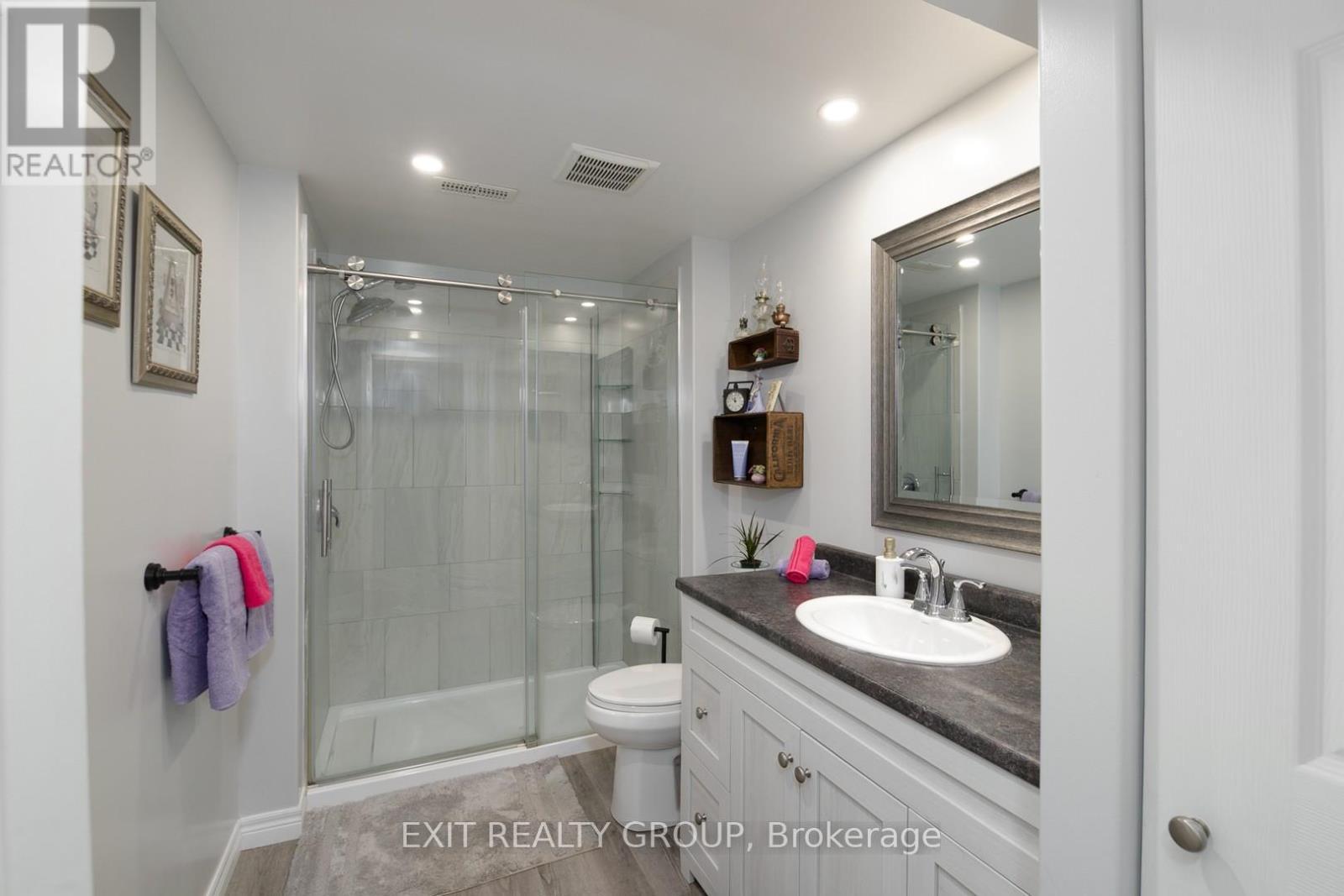 18 Tanner Drive, Stirling-Rawdon (Stirling Ward), ON - Indoor Photo Showing Bathroom