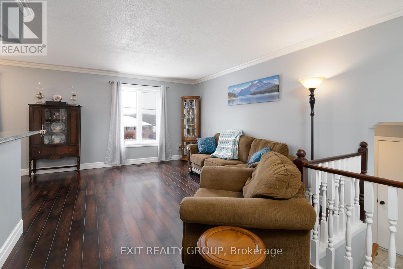 18 Tanner Drive, Stirling-Rawdon (Stirling Ward), ON - Indoor Photo Showing Living Room