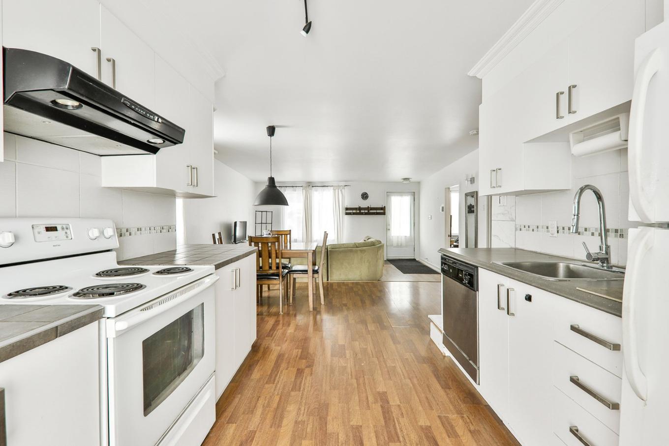 Kitchen - 973 Rue Sauvé, Mascouche, QC - Indoor Photo Showing Kitchen