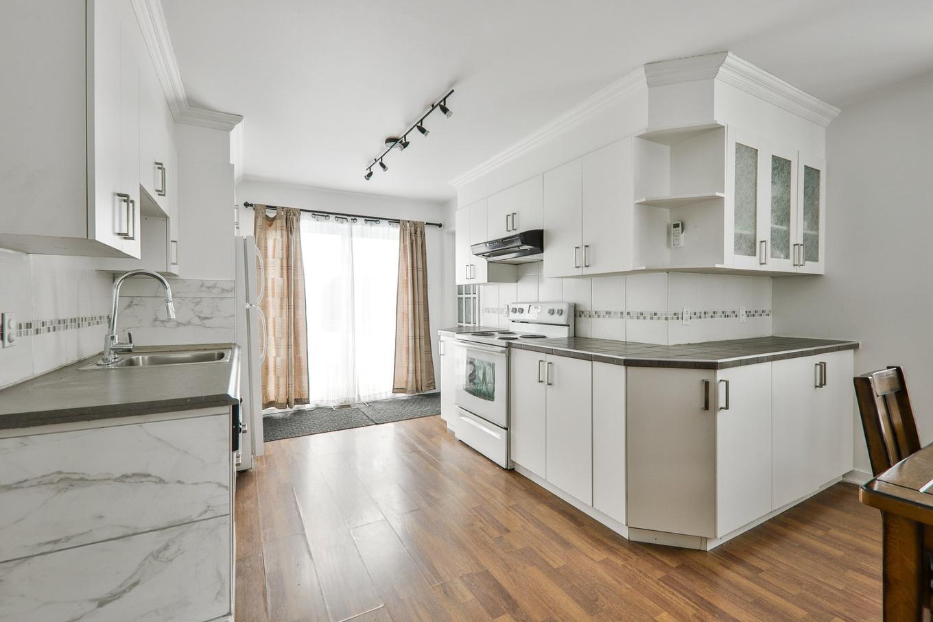Kitchen - 973 Rue Sauvé, Mascouche, QC - Indoor Photo Showing Kitchen