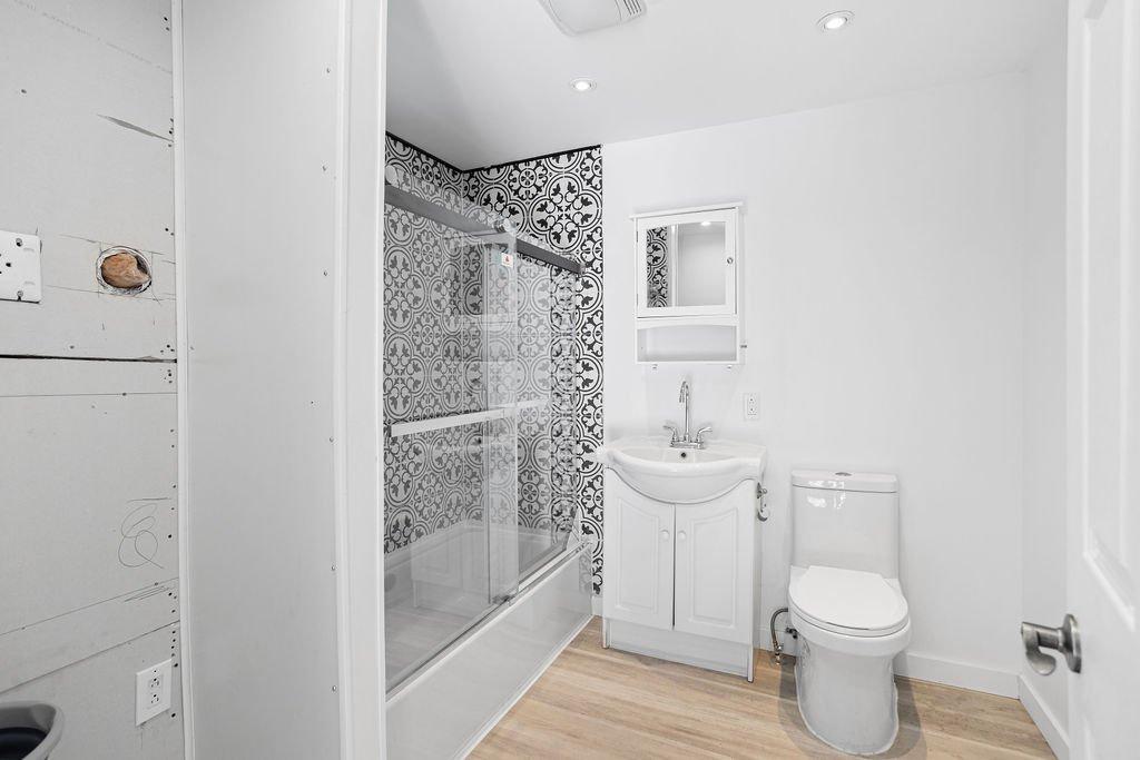 Salle de bains - 594 Rue Ouimet, Saint-Jérôme, QC - Indoor Photo Showing Bathroom