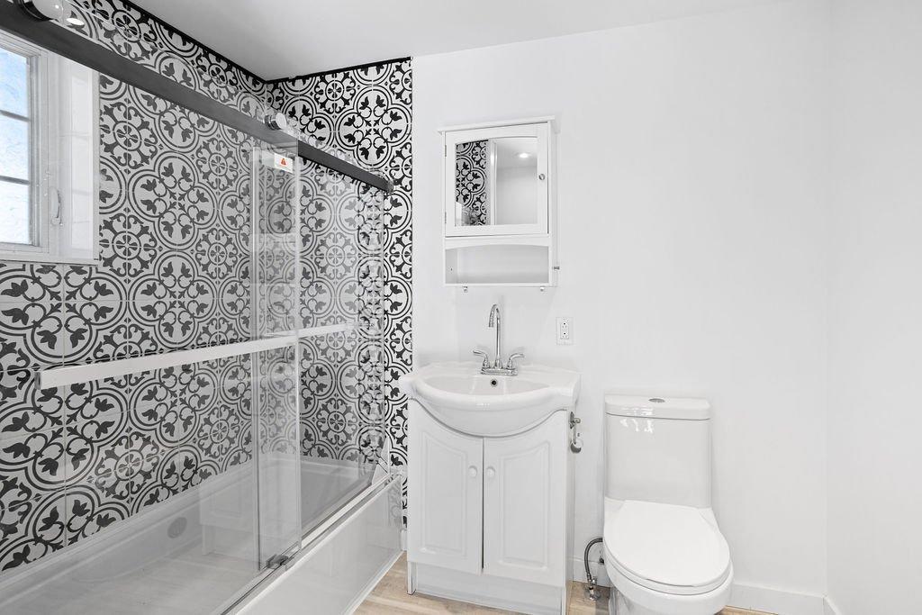 Salle de bains - 594 Rue Ouimet, Saint-Jérôme, QC - Indoor Photo Showing Bathroom