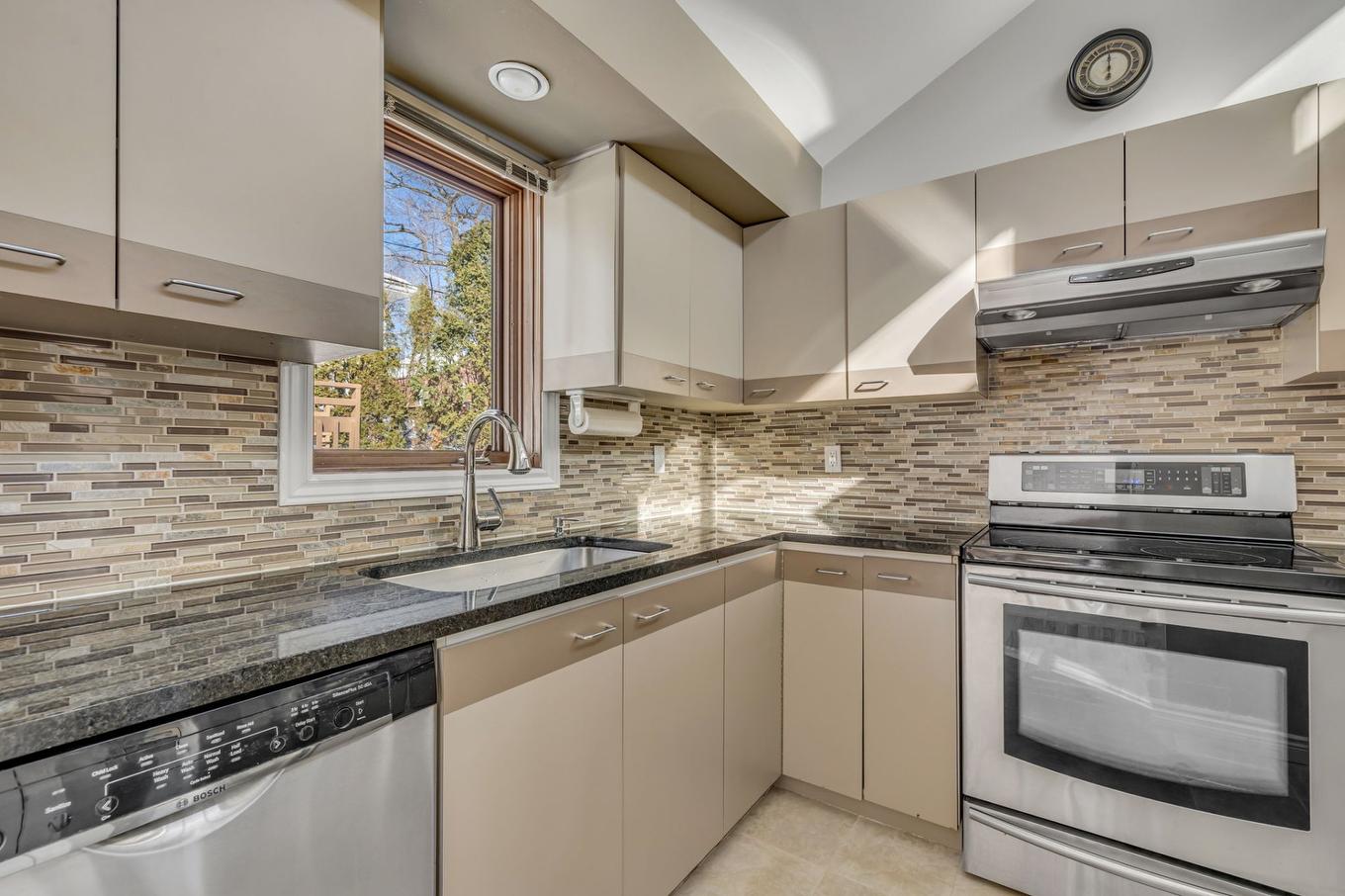 Cuisine - 2398 Ch. St-Louis, Québec (Sainte-Foy/Sillery/Cap-Rouge), QC - Indoor Photo Showing Kitchen With Upgraded Kitchen